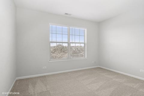 4136 Milford Ln, Aurora, IL 60504 photo 12