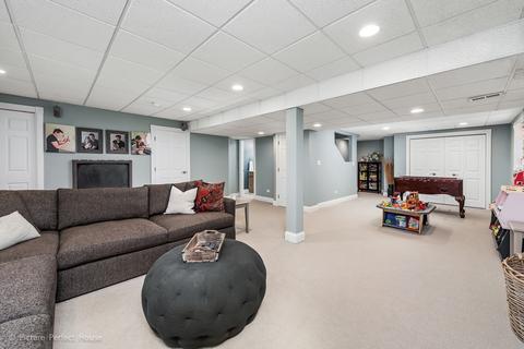 536 W Indiana St, Wheaton, IL 60187 photo 25