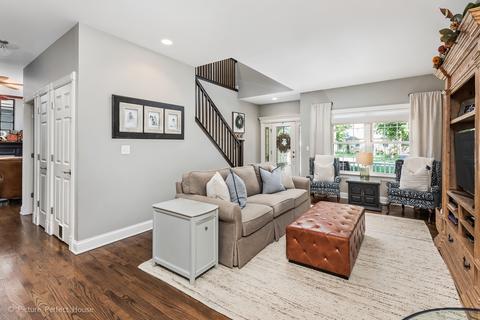 536 W Indiana St, Wheaton, IL 60187 photo 4