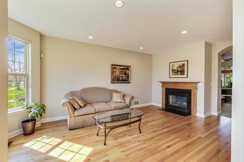 1848 Aberdeen Dr, Glenview, IL 60025 photo 2