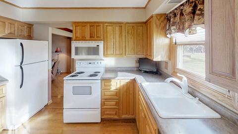 1307 Bristol Ct, Roselle, IL 60172 photo 7