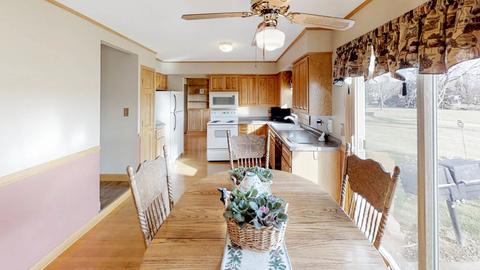 1307 Bristol Ct, Roselle, IL 60172 photo 11