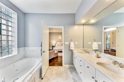 860 W Buckingham Pl #3E, Chicago, IL 60657 photo 19