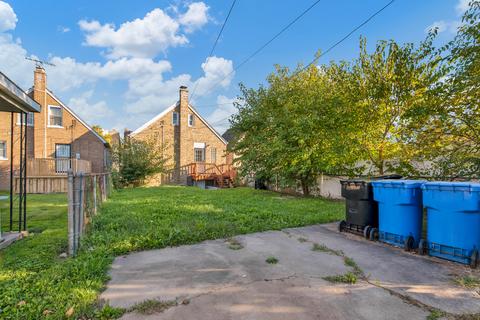 629 E 102nd Pl, Chicago, IL 60628 photo 32