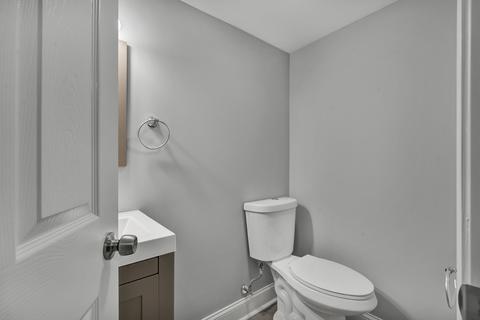 629 E 102nd Pl, Chicago, IL 60628 photo 27