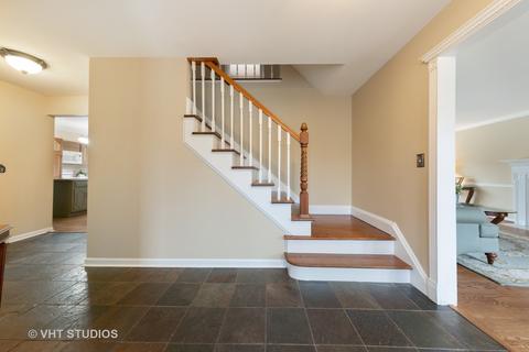 1587 Whitman Ln, Wheaton, IL 60187 photo 6