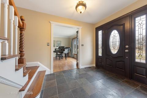1587 Whitman Ln, Wheaton, IL 60187 photo 7