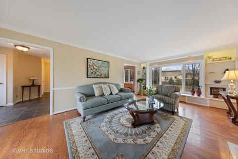 1587 Whitman Ln, Wheaton, IL 60187 photo 9