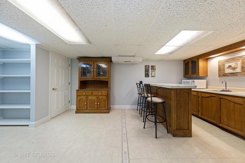 1587 Whitman Ln, Wheaton, IL 60187 photo 25