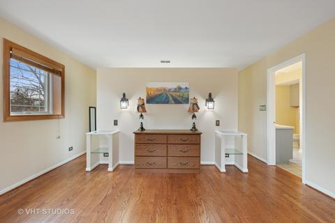 1587 Whitman Ln, Wheaton, IL 60187 photo 32