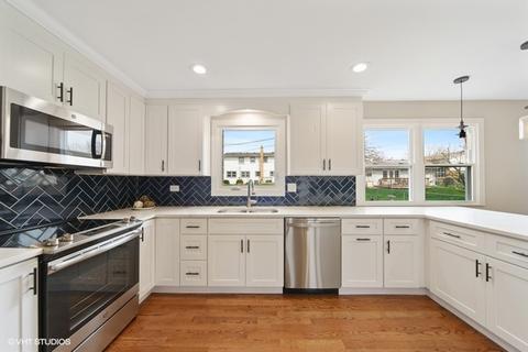 1816 W Willow Ln, Mount Prospect, IL 60056 photo 9