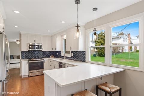 1816 W Willow Ln, Mount Prospect, IL 60056 photo 8