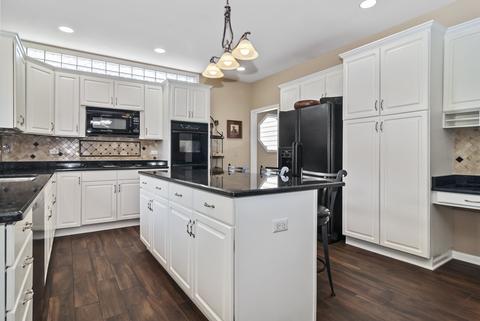 4315 Esquire Cir, Naperville, IL 60564 photo 12