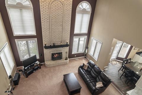 4315 Esquire Cir, Naperville, IL 60564 photo 9