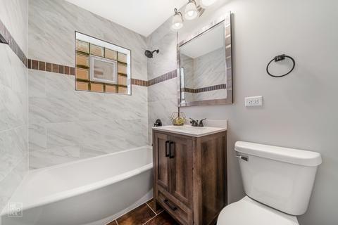7220 S Ridgeway Ave, Chicago, IL 60629 photo 13