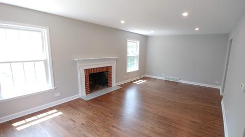 1348 S Main St, Wheaton, IL 60189 photo 2