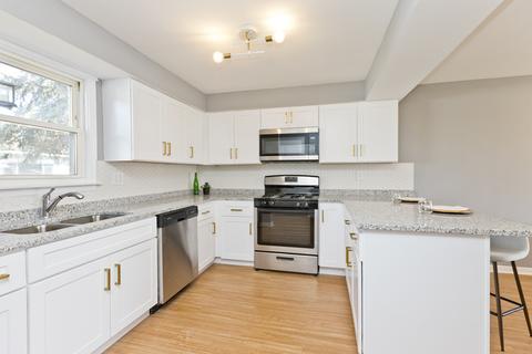 9136 Brookfield Ave, Brookfield, IL 60513 photo 2