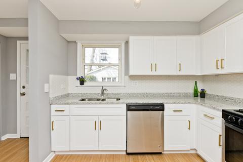 9136 Brookfield Ave, Brookfield, IL 60513 photo 4