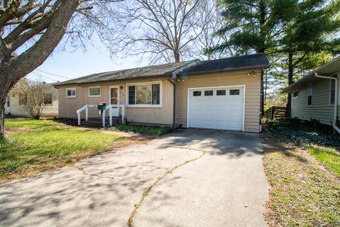 203 Gregory St, Normal, IL 61761 photo 2