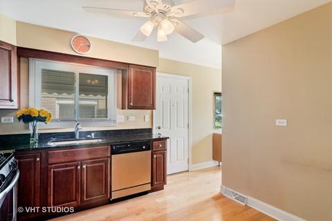 161 W Bradley St, Des Plaines, IL 60016 photo 6