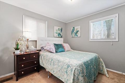 219 E Wayne Pl, Wheeling, IL 60090 photo 9