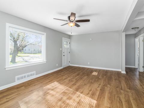 453 S Ohio St, Aurora, IL 60505 photo 3