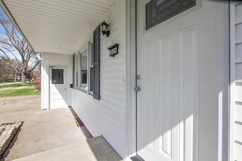 809 Dillon Dr, Normal, IL 61761 photo 2