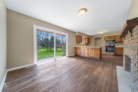 9 N147 Muirhead Rd, Elgin, IL 60123 photo 4