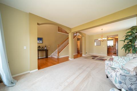 369 Madison Dr, Streamwood, IL 60107 photo 3