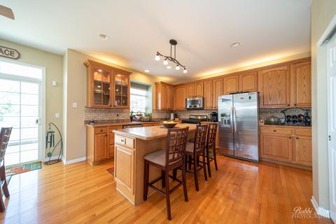 369 Madison Dr, Streamwood, IL 60107 photo 4