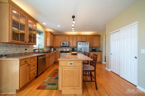 369 Madison Dr, Streamwood, IL 60107 photo 5
