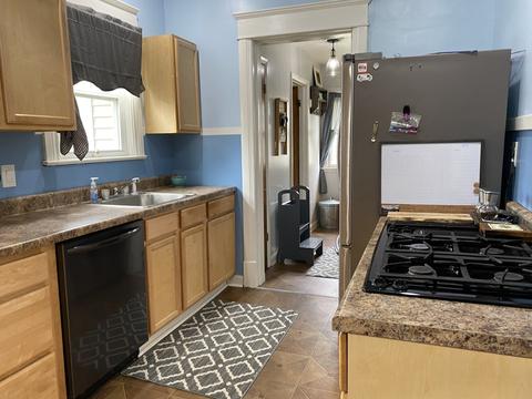 815 Berylan St, Belvidere, IL 61008 photo 3