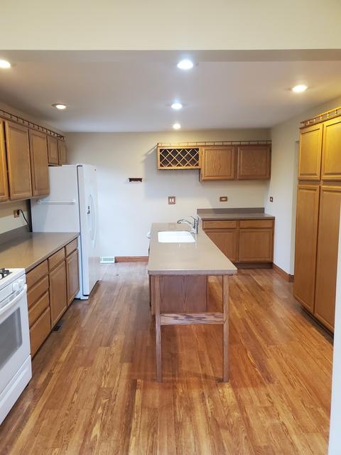 39 W443 Capulet Cir, Elgin, IL 60124 photo 4