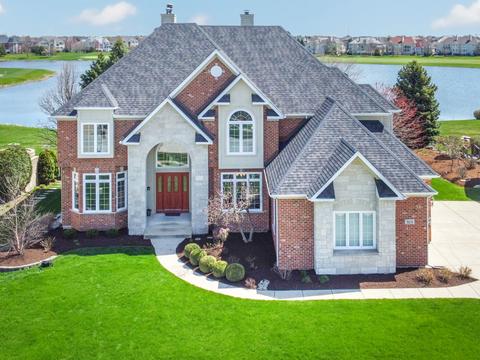 3651 White Eagle Dr, Naperville, IL 60564 photo 1