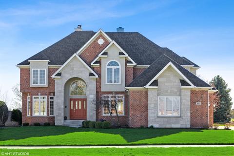 3651 White Eagle Dr, Naperville, IL 60564 photo 2