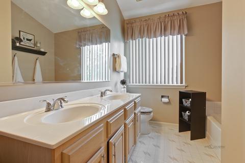 2071 Grovetown Dr, Bartlett, IL 60103 photo 23