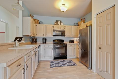 2071 Grovetown Dr, Bartlett, IL 60103 photo 13