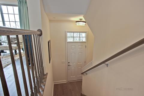2018 Dauntless Dr, Glenview, IL 60026 photo 3