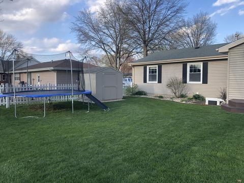 1102 Malibu Dr, Henry, IL 61537 photo 2