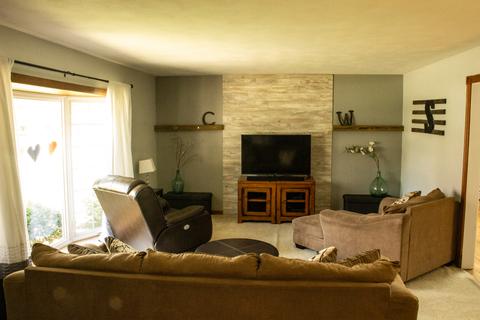 1102 Malibu Dr, Henry, IL 61537 photo 6