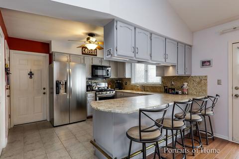 1944 Golfview Dr, Bartlett, IL 60103 photo 4