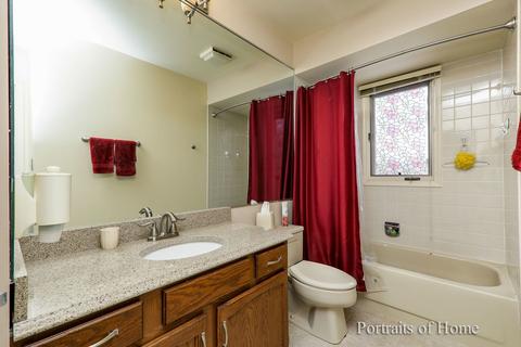 1944 Golfview Dr, Bartlett, IL 60103 photo 8