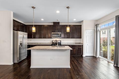 2707 Blakely Ln, Naperville, IL 60540 photo 4