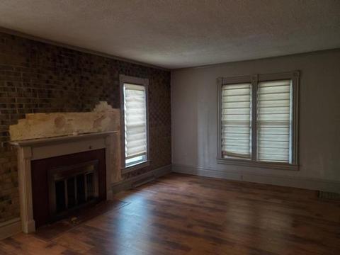 17 N Foley Ave, Freeport, IL 61032 photo 8