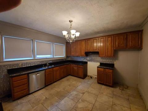 17 N Foley Ave, Freeport, IL 61032 photo 7