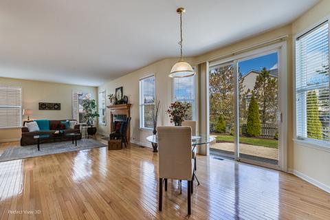 7854 Nursery Dr, Gurnee, IL 60031 photo 11