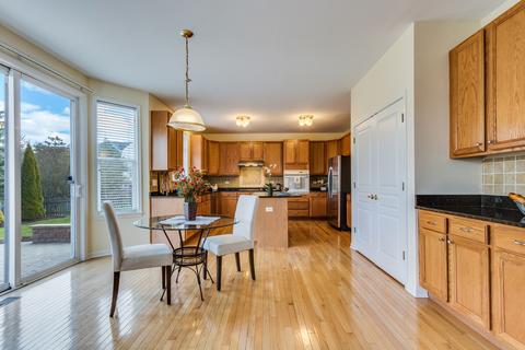 7854 Nursery Dr, Gurnee, IL 60031 photo 9