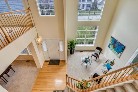 7854 Nursery Dr, Gurnee, IL 60031 photo 4