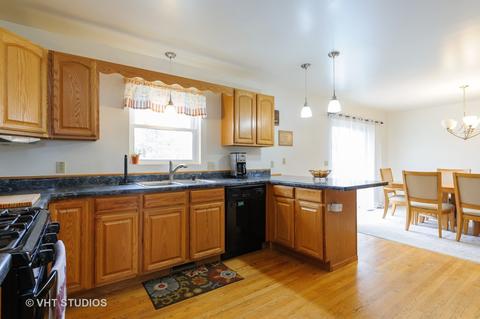5508 Glenbrook Trl, Mchenry, IL 60050 photo 4