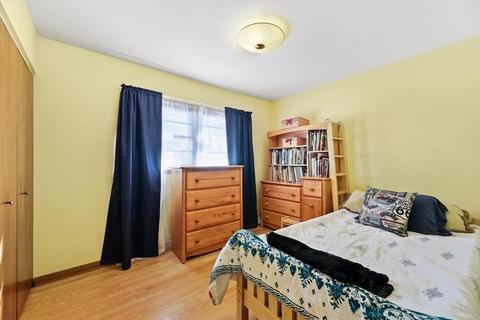 8248 W Lyons St, Niles, IL 60714 photo 11
